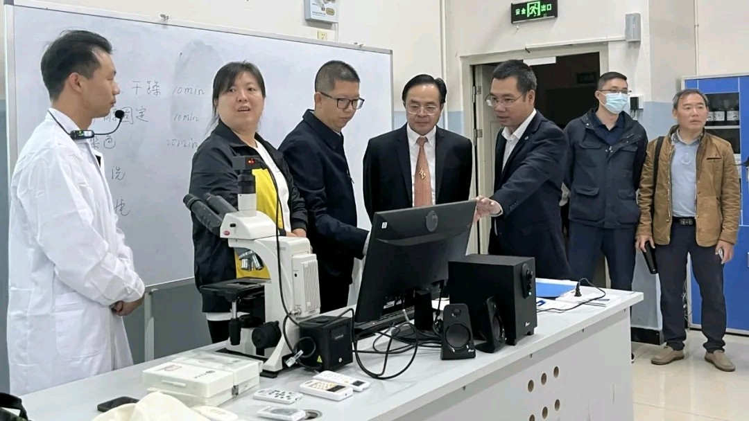 老挝卫生部传统医药研究院院长到滇西应用技术大学傣医药学院进行交流访问(图2)