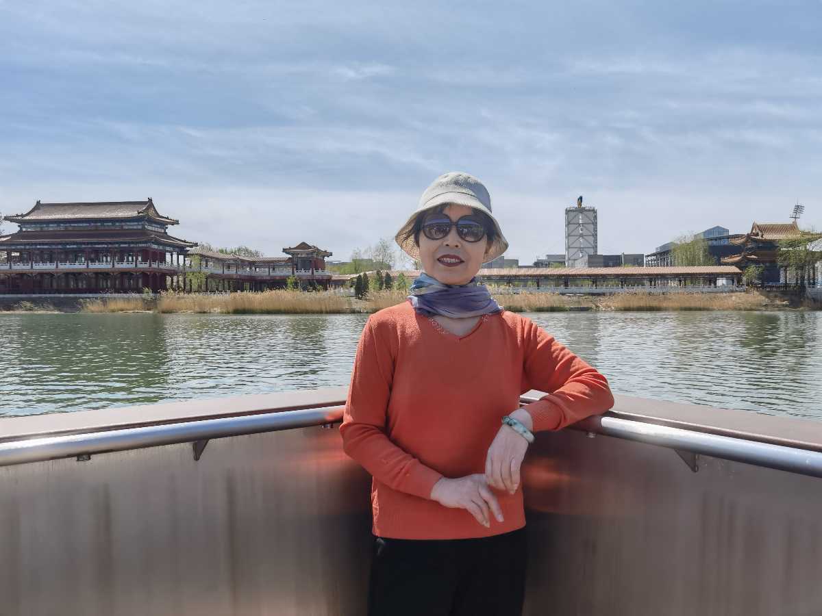 聆听 ‖ 弘华朗诵《马兰花的传奇》作者/张宝丽 合成配乐/弘华（图2）