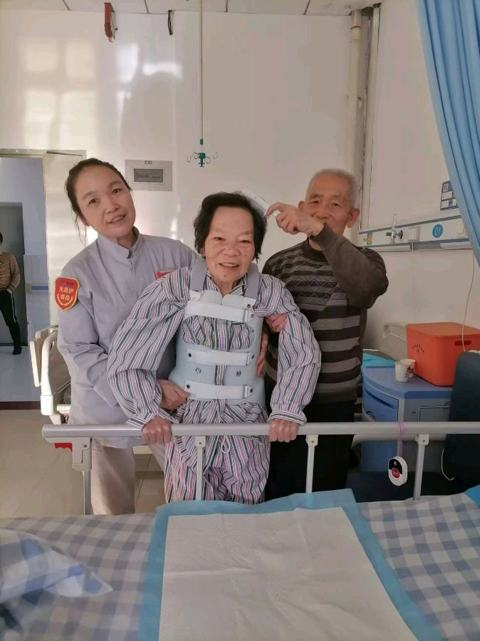 无陪护病房护工赞～诗||雅轩琴韵（图19）