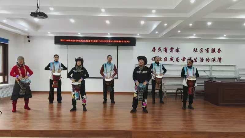 黑龙江省志愿服务基金会、哈尔滨新区学雷锋志愿服务中心携手哈尔滨市兴江社区艺术团，举办了“邻里相庆，志愿暖心”主题活动 ‖ 作者阳光的问候，高歌（图9）