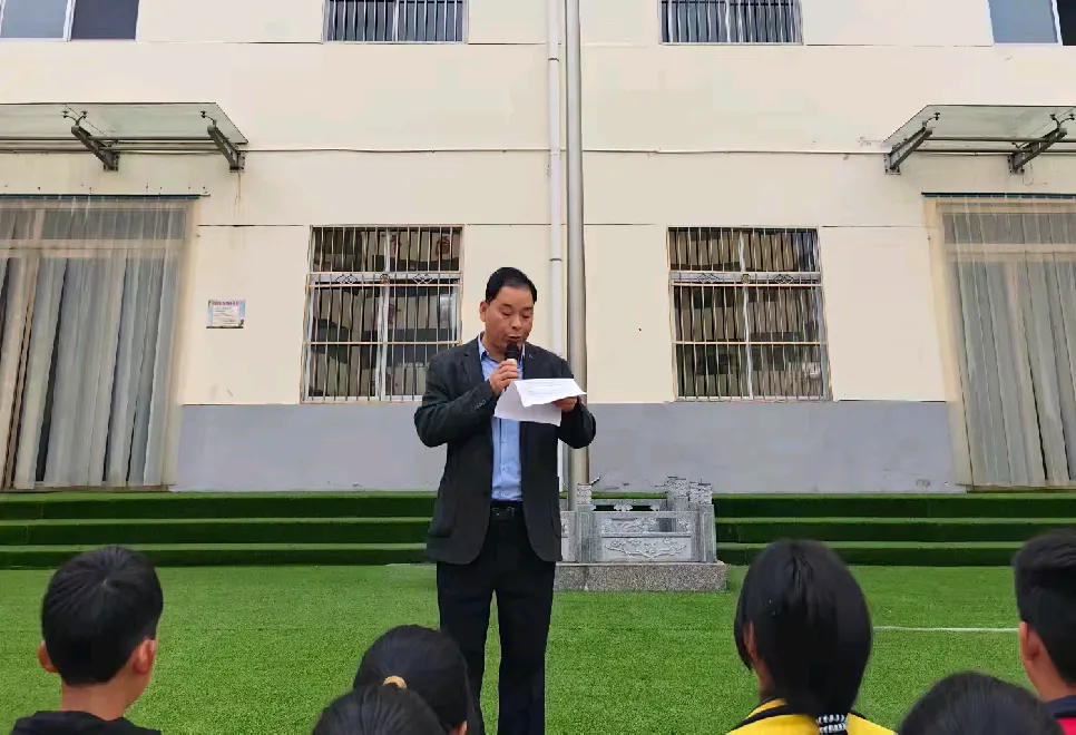 简篇-永丰九年制学校“诗意青春 经典传颂”朗诵比赛