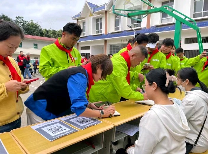 爱心汇聚天河完小:共筑教育未来(图5)