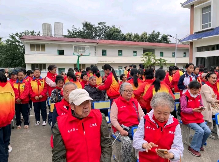 爱心汇聚天河完小:共筑教育未来(图3)