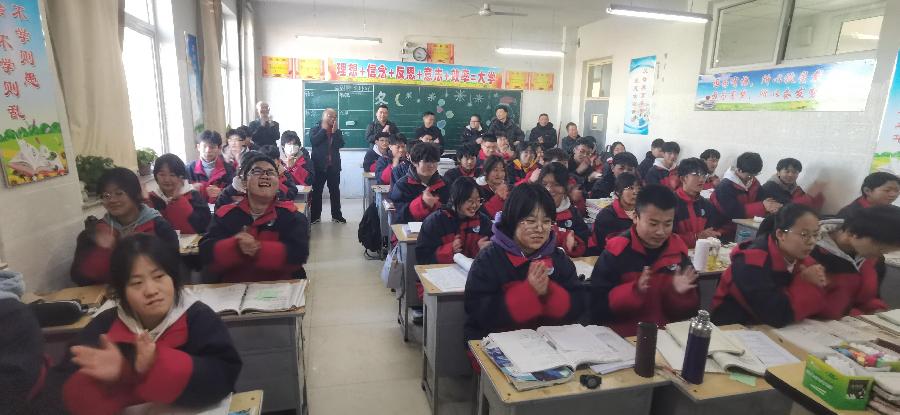 育才中学高快演讲之星（1）张嘉雯、李婉如：他们，平凡且伟大（图4）