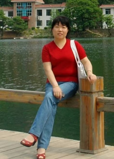 【名家诗坛】著名诗人，叶春秀悼念台湾作家“琼瑶”（外一首）海外头条（图8）