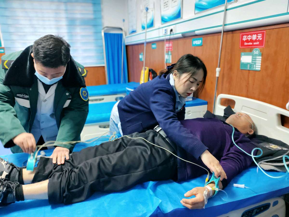 宝丰商酒务镇:血糖患者突发心梗 县乡救治转危为安