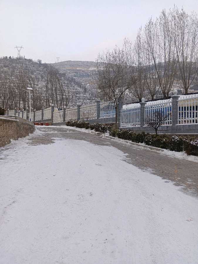 作家美文 吴占玉诗歌 故乡的雪