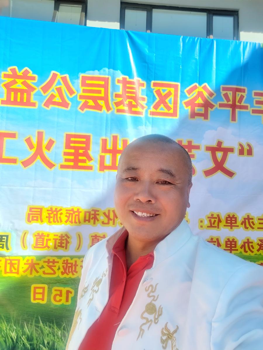 高秀军：魏秀玲朗诵《喜欢老家的冬天》海外头条（图6）