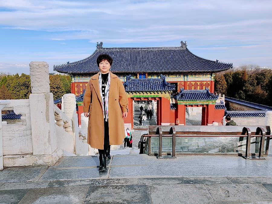 火凤凰：铁石朗诵《秋姑娘》海外头条（图6）