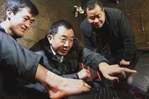 陈 行 甲 ——观看'凉子访谈”有感而发 作者：张纪东 朗诵：逯家驹（图4）