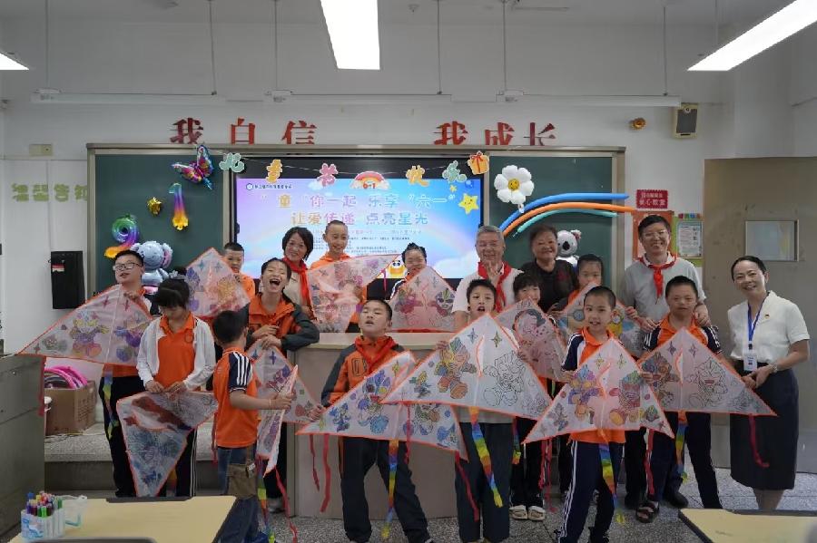 许木启：《峨眉山为你放声歌唱》朗诵｜北京启航朗诵艺术团｜海外头条（图10）