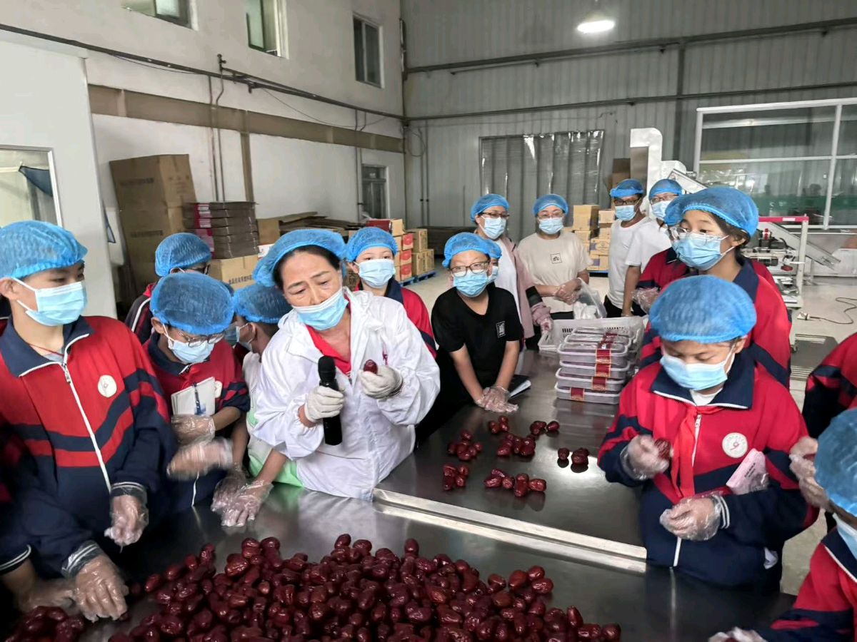 李靖水:以校园文化为磁石,吸引学子回归(图5)