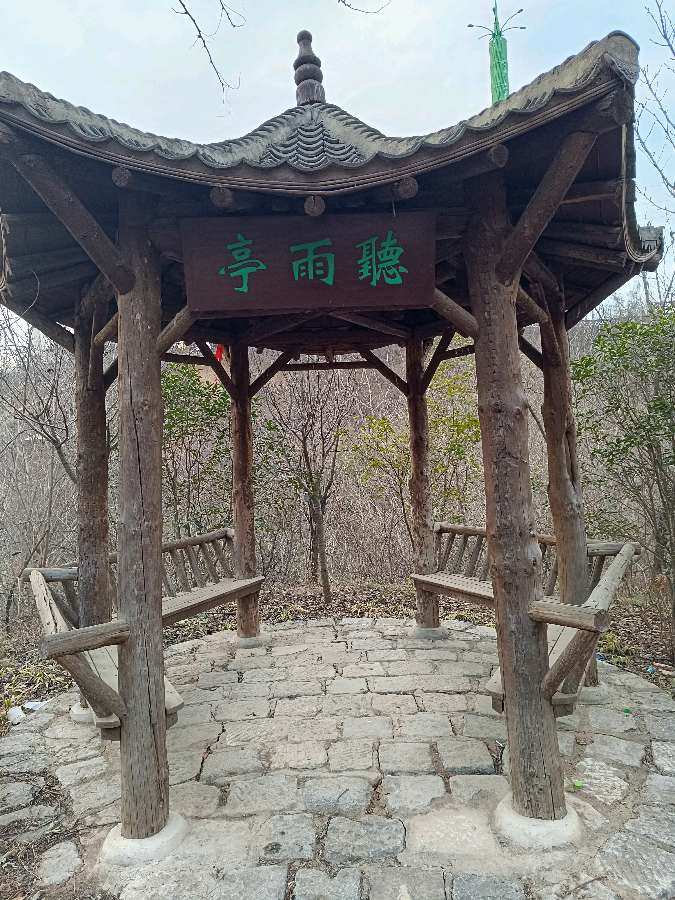 凛冬倒盏村游客多在滑雪场 原作/梁立锋