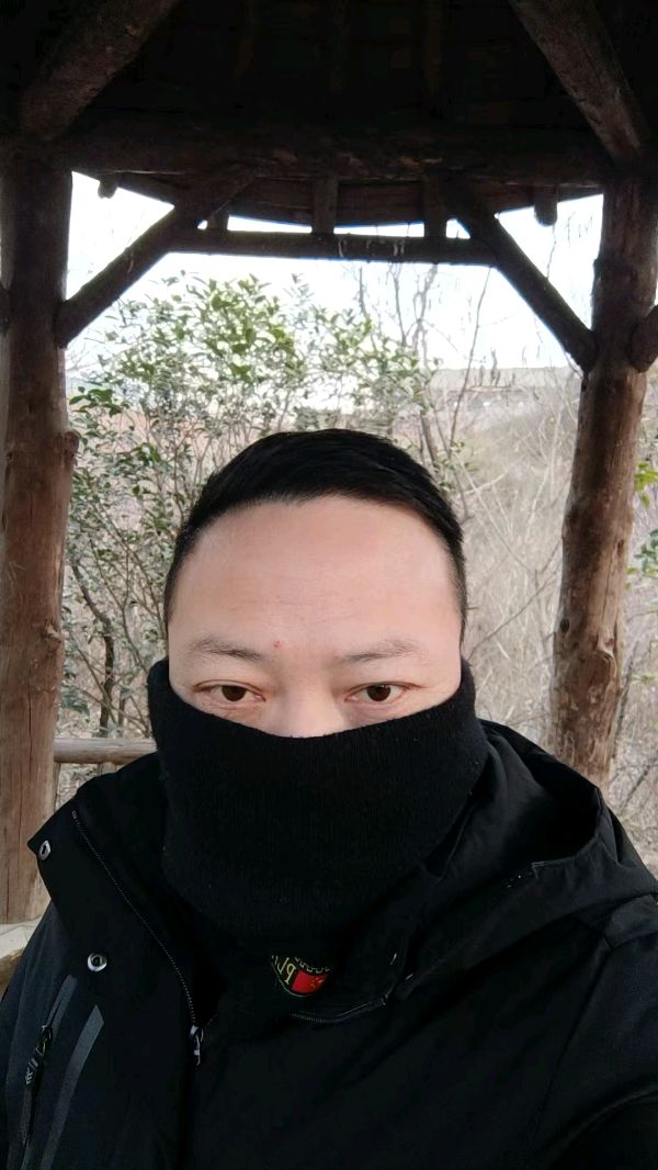凛冬倒盏村游客多在滑雪场 原作/梁立锋（图6）