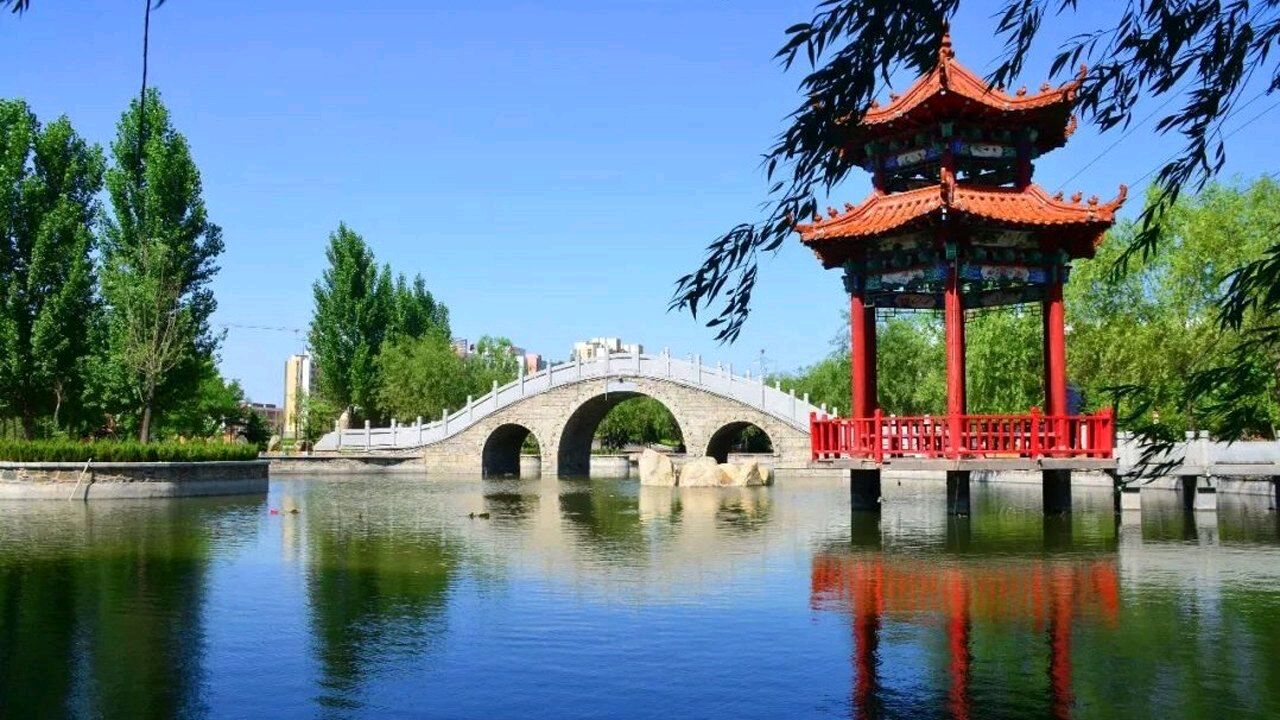东方书剑的《七律•泰安西湖游》