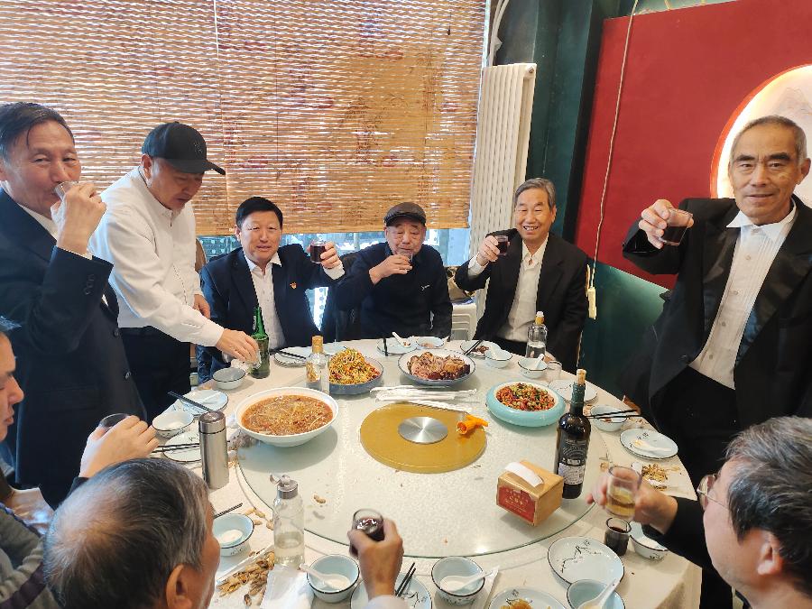 湖边饮者《欢歌笑语迎新春》诵读编辑:开心快乐【运河之春】(第177期)(图33)