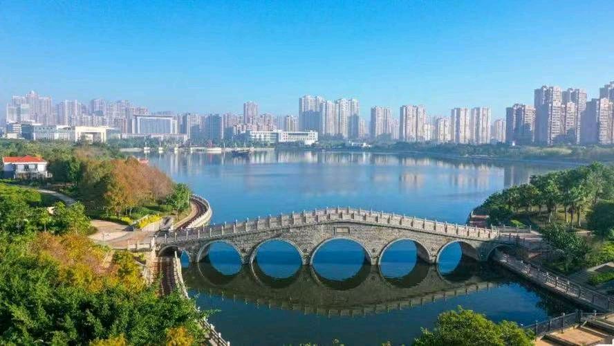 七律-祝贺泉港建区廿四周年～诗||雅轩琴韵（图9）