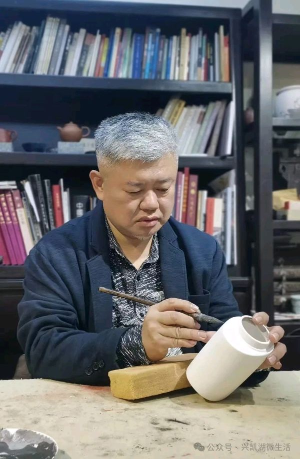 【新闻】惠州丰湖文化名家余小伦讲述惠州青白瓷历史脉络和发展探索/惠报全媒体记者侯县军/王 夫（图8）