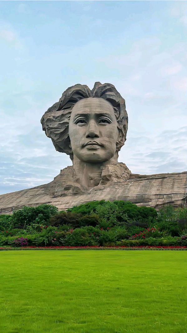 陈正的《沁园春•重游长沙橘子洲头感怀》