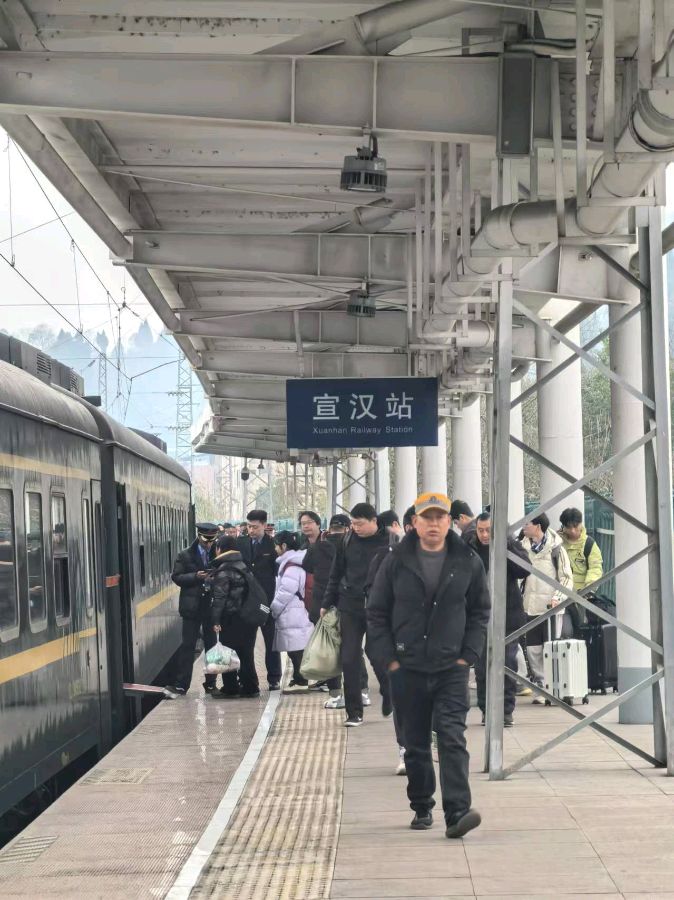 「首战春运」“旅客，我们接你回家过年！”（图11）