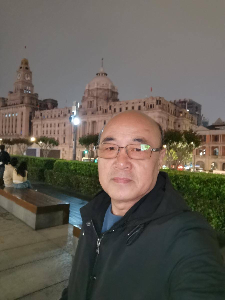 迟来的风：《傍晚的河流》海外头条（图6）