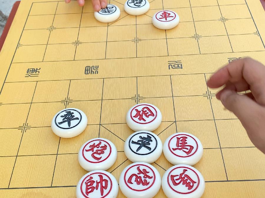 火凤凰：静月精美（日本）朗诵《与母亲下象棋》外一首｜海外头条（图5）