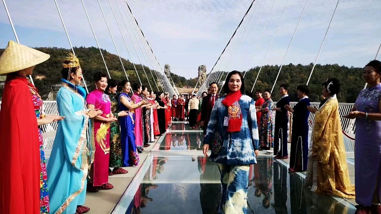 华服逐梦人:王静的礼仪华章(图26)