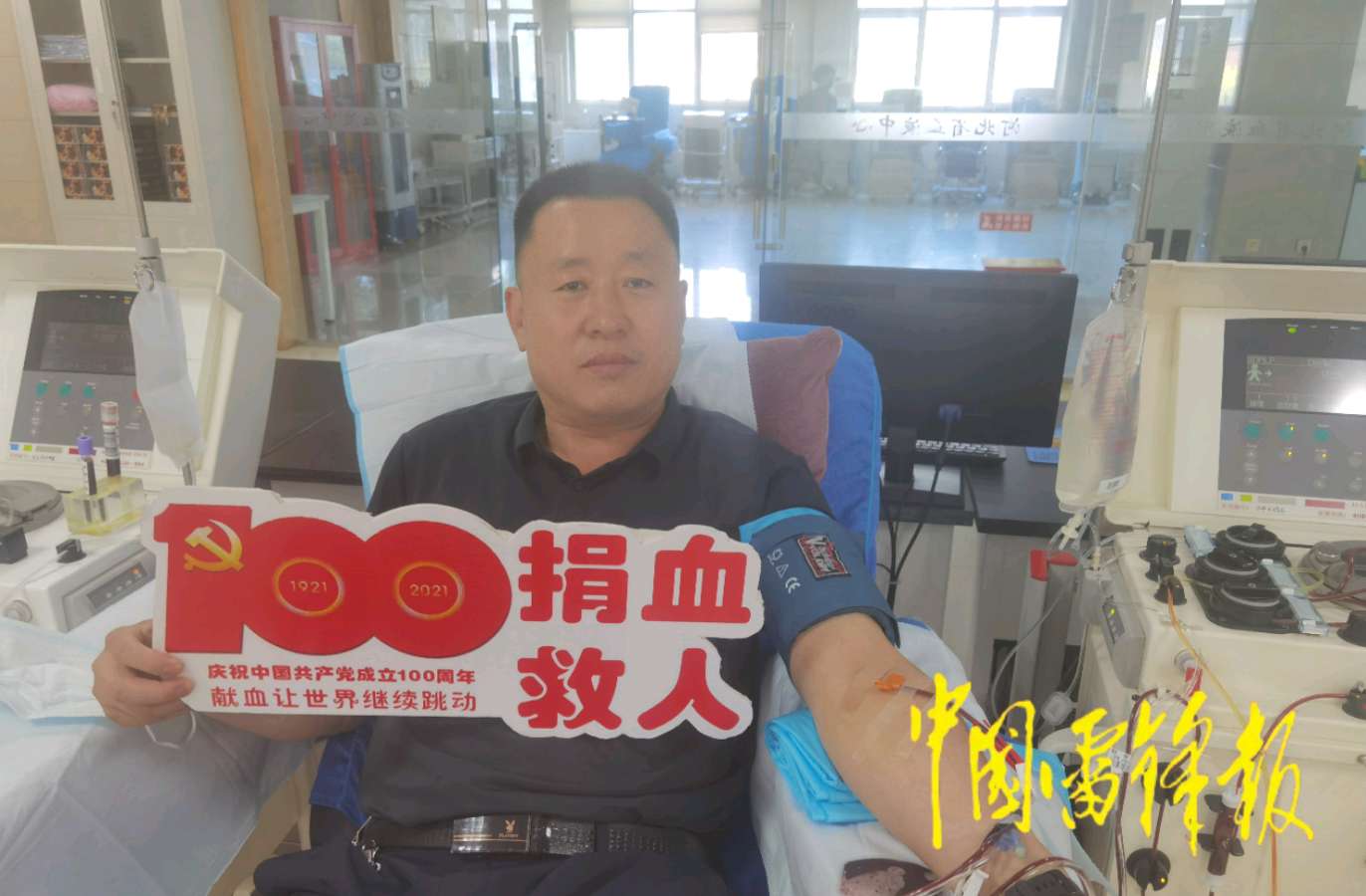 身边榜样 || 英雄之光，照亮正义之路——陆建楼的不凡人生（图2）