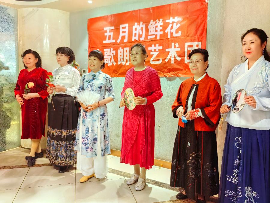 【九月茶韵文学诗社】2025—004《一个行走在声音世界里的女诗人》作者/碧云天 主播/小丽花 编辑制作/刘林丽（图12）