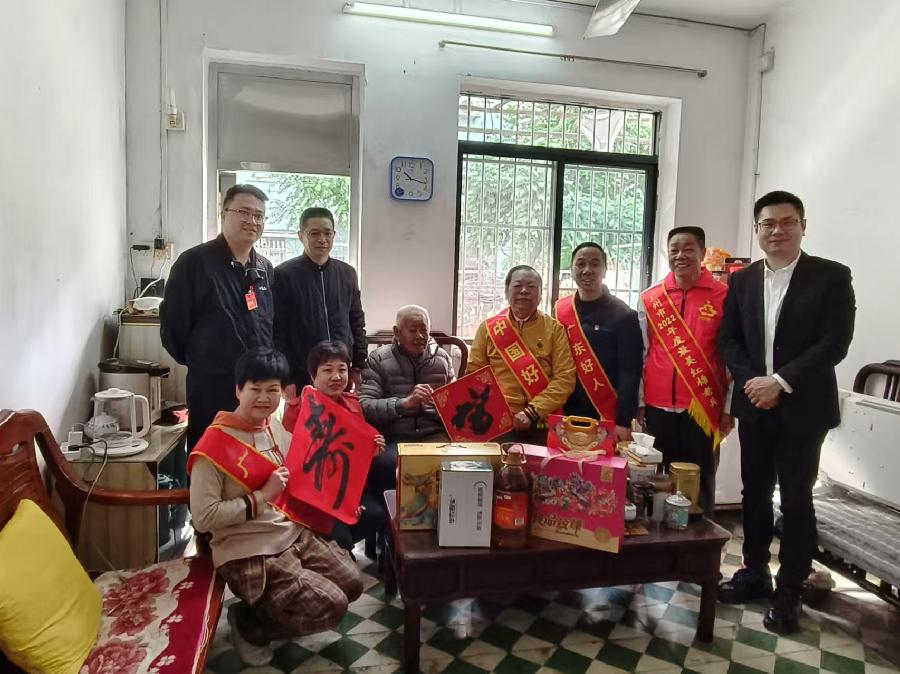 上门慰问退役军人 服务民生温暖人心