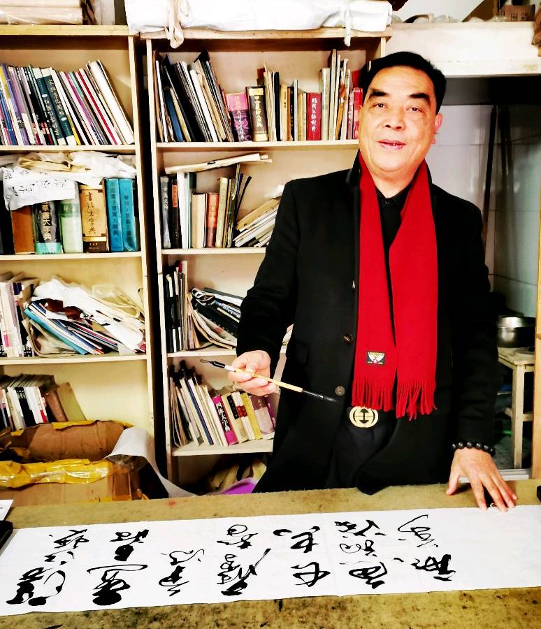 高歌一曲扬千古 乐道三章表寸心∥世界网络都市头条斑斓闪烁一页∥2024年桂林漓江诗书画社推荐优秀综述∥都市头条第228期∥书法江湖第20期（图119）