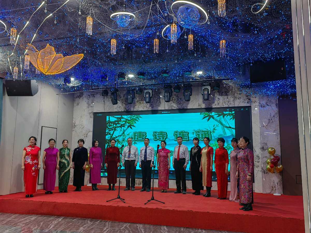 （照片版之一）诵读浪潮势不可挡诵读人数不断刷新——天鹅湖朗诵队2024年总结表彰大会纪实（图59）