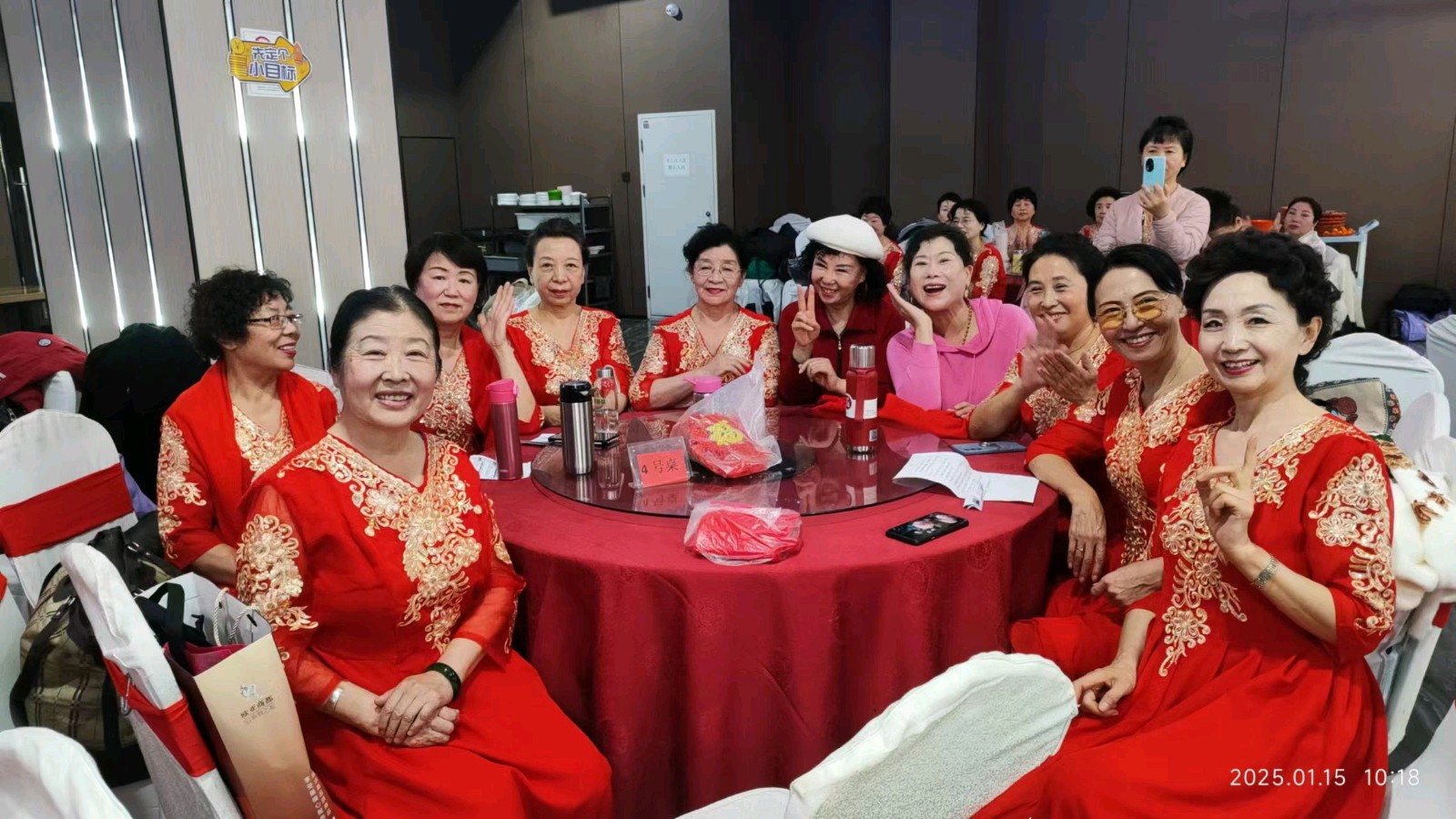 （照片版之一）诵读浪潮势不可挡诵读人数不断刷新——天鹅湖朗诵队2024年总结表彰大会纪实（图72）