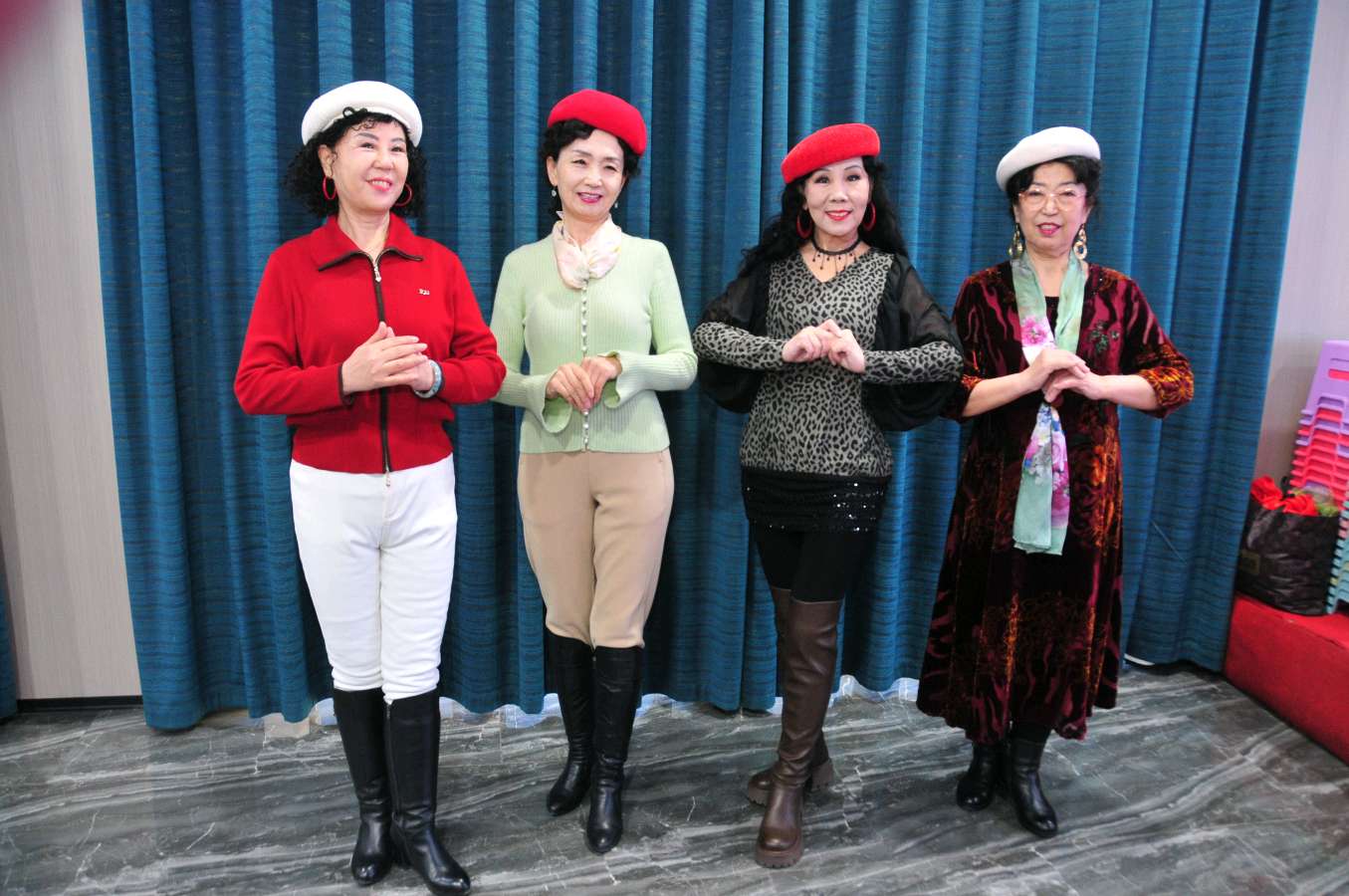 （照片版之一）诵读浪潮势不可挡诵读人数不断刷新——天鹅湖朗诵队2024年总结表彰大会纪实（图8）