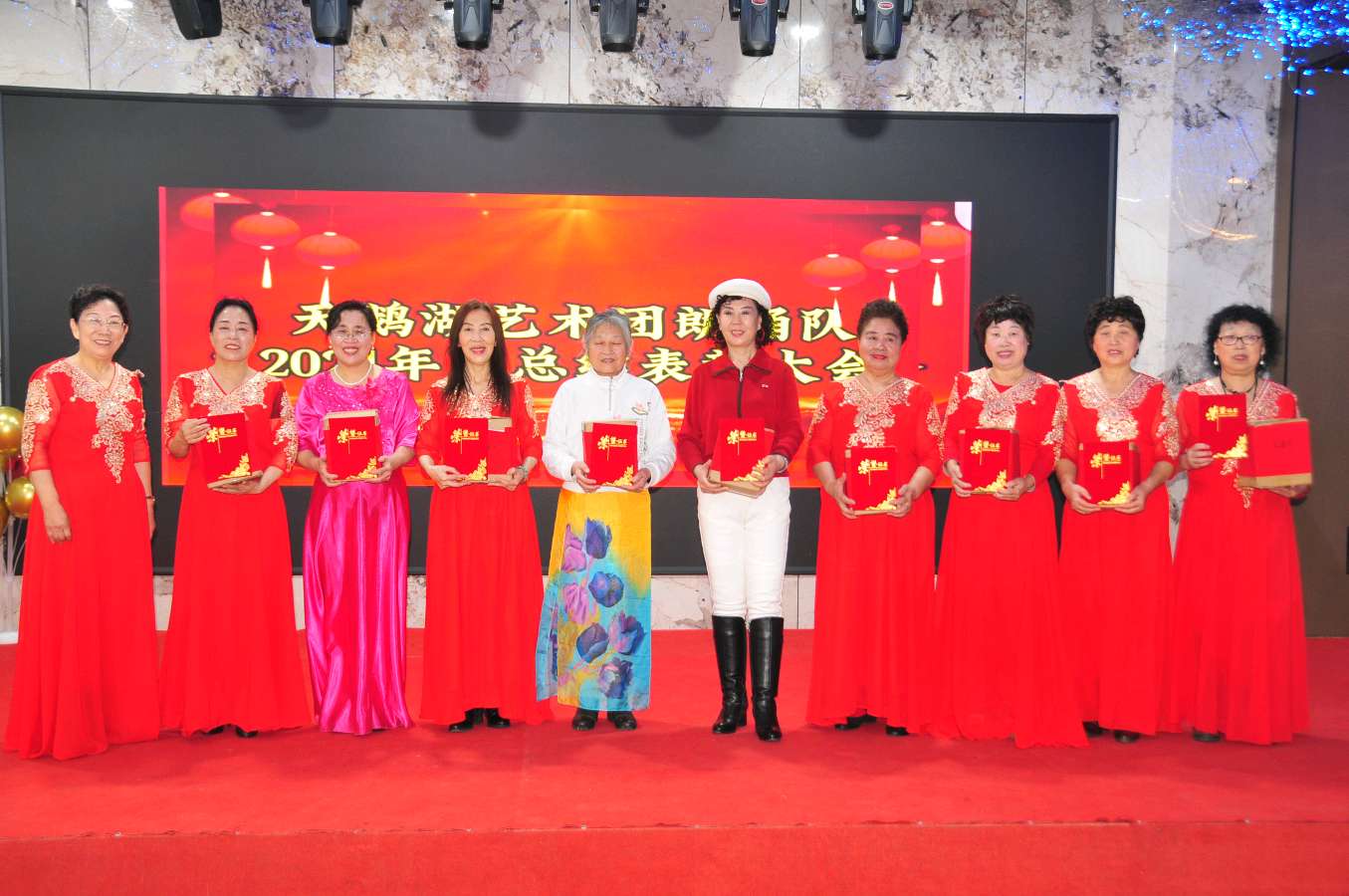 （照片版之一）诵读浪潮势不可挡诵读人数不断刷新——天鹅湖朗诵队2024年总结表彰大会纪实（图32）