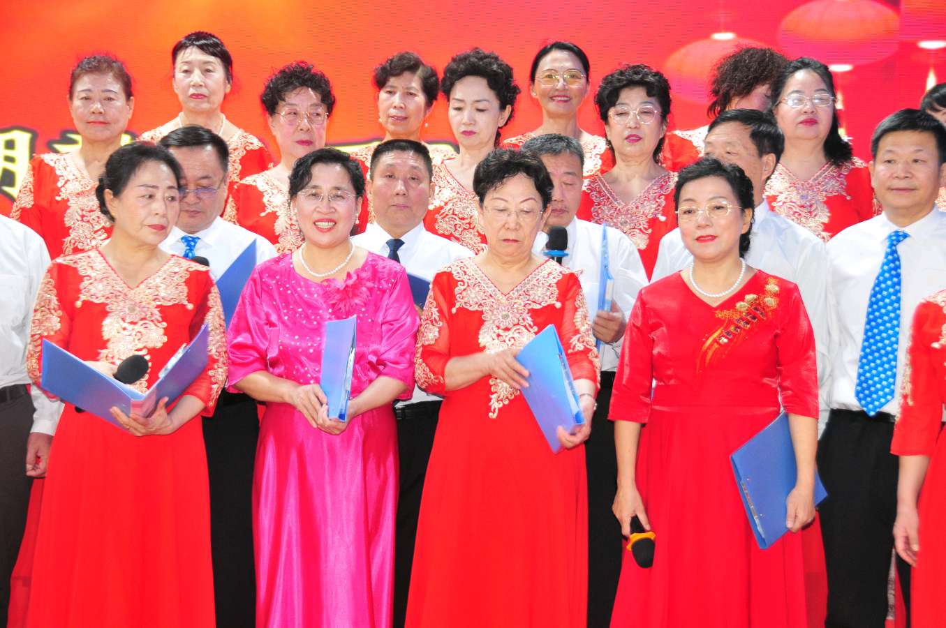（照片版之一）诵读浪潮势不可挡诵读人数不断刷新——天鹅湖朗诵队2024年总结表彰大会纪实（图44）