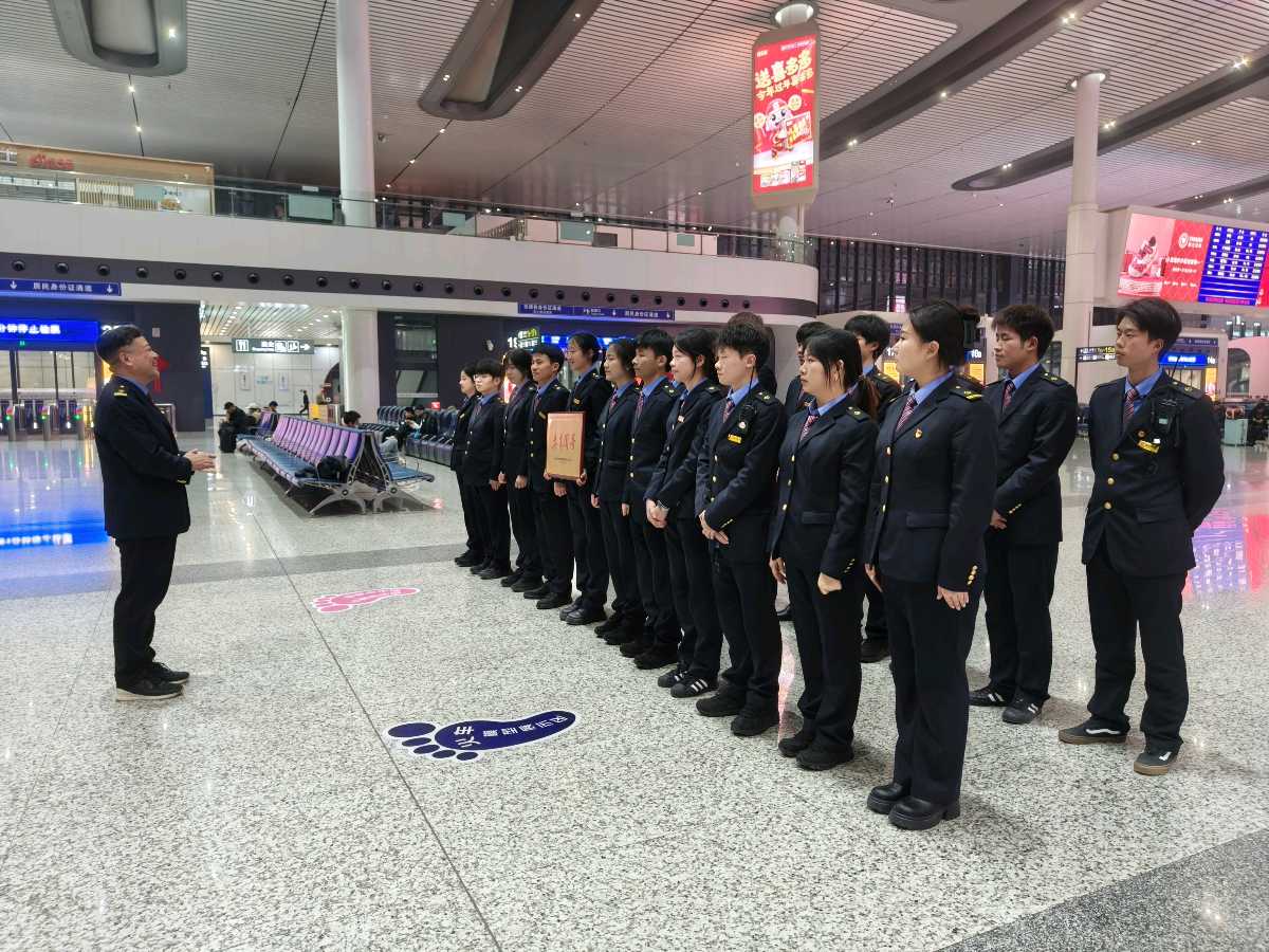 「春运快报」涪工春运团旗红‖涪陵工务段关团联手兵分三路战春运（图4）