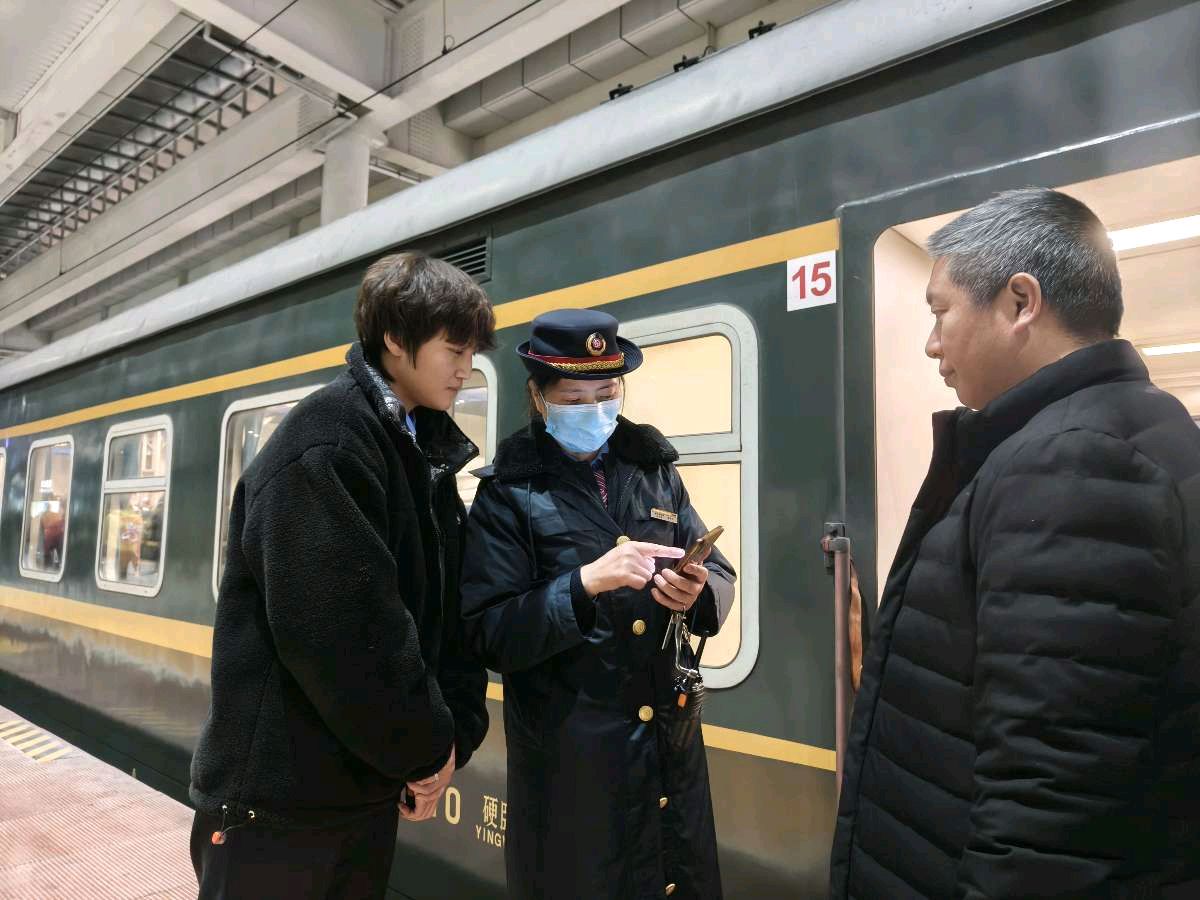 「春运快报」涪工春运团旗红‖涪陵工务段关团联手兵分三路战春运（图6）