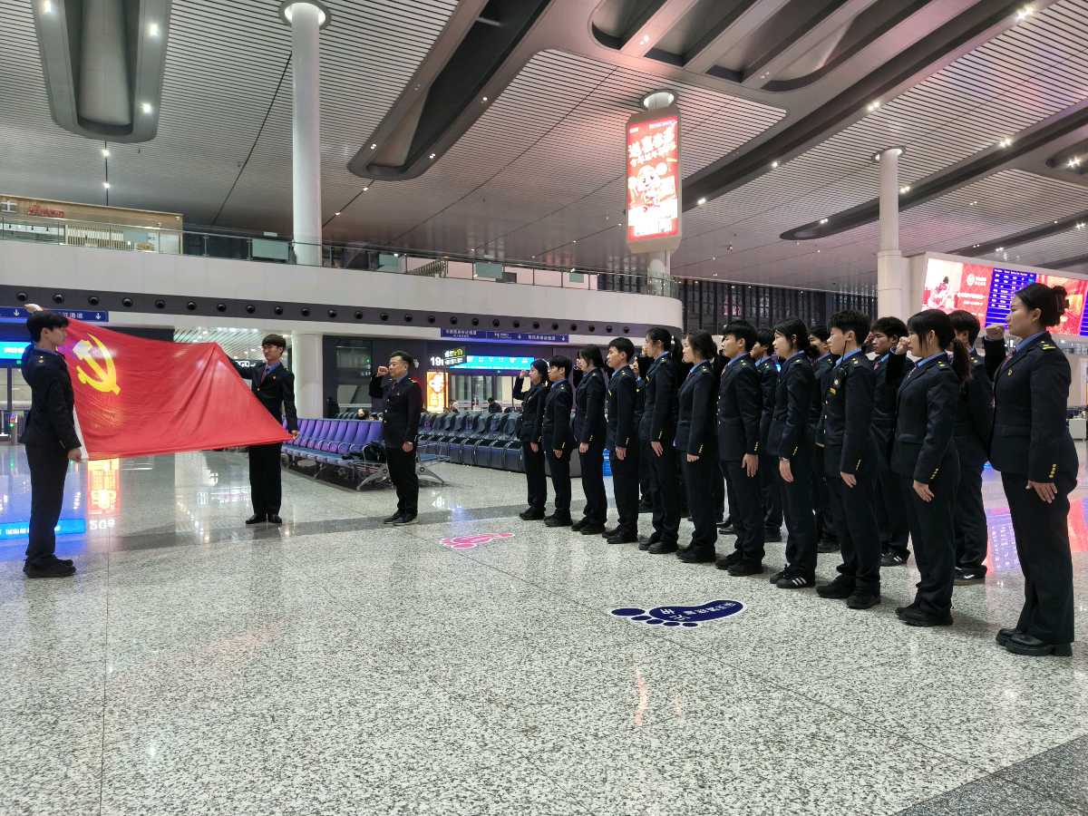 「春运快报」涪工春运团旗红‖涪陵工务段关团联手兵分三路战春运（图9）