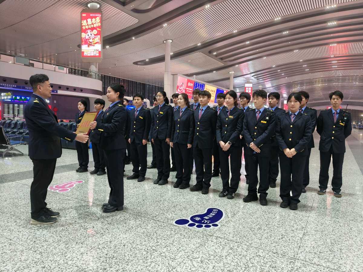 「春运快报」涪工春运团旗红‖涪陵工务段关团联手兵分三路战春运（图11）