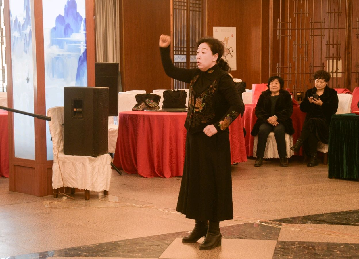 特刊：金秋歌舞团与红太阳文艺团春节联谊会| 市老年体协|市老年大学|市电视台|国欣棉业|中华诗经阁|翔龙酒店等领导们参加|中华诗经阁副社长白公平即兴赋联（图21）