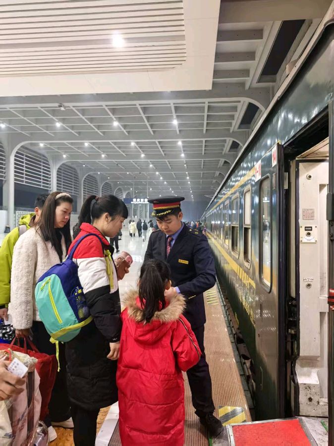 「春运快报」涪工春运团旗红‖涪陵工务段关团联手兵分三路战春运（图25）