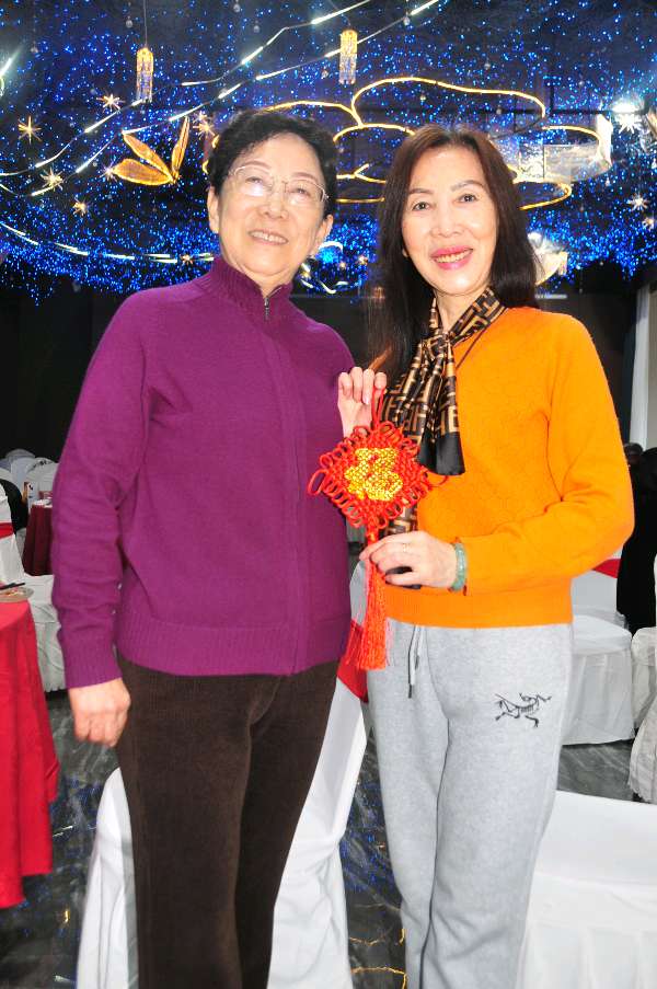 （照片版之二）诵读浪潮势不可挡诵读人数不断刷新——天鹅湖朗诵队2024年总结表彰大会纪实（图37）
