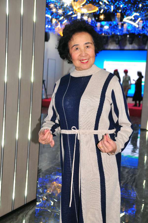 （照片版之二）诵读浪潮势不可挡诵读人数不断刷新——天鹅湖朗诵队2024年总结表彰大会纪实（图46）