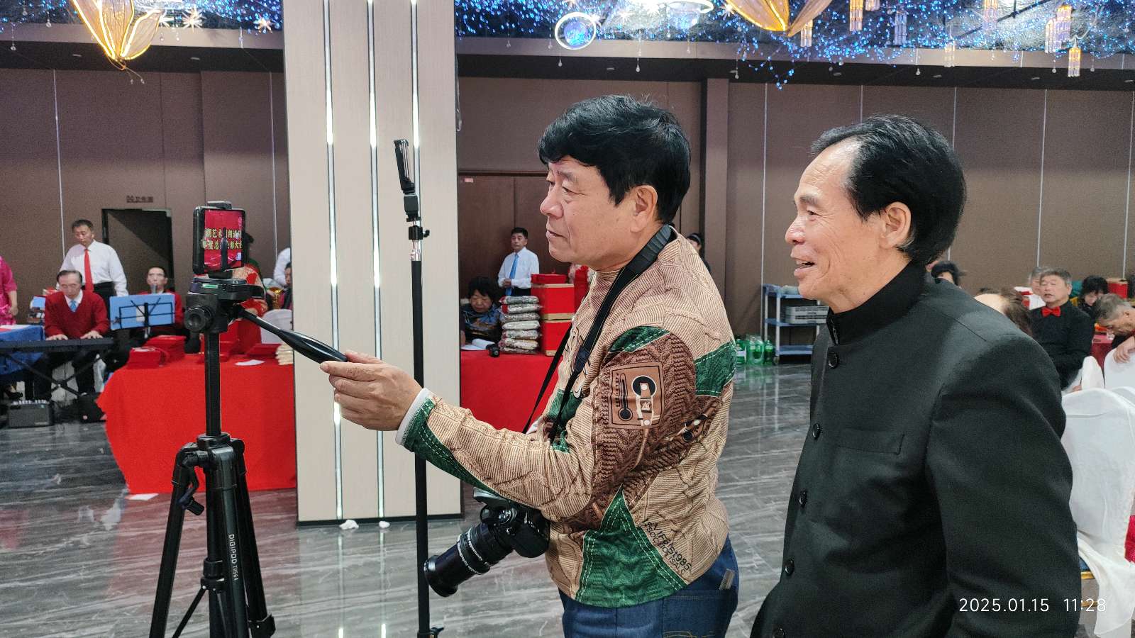 （照片版之二）诵读浪潮势不可挡诵读人数不断刷新——天鹅湖朗诵队2024年总结表彰大会纪实（图4）