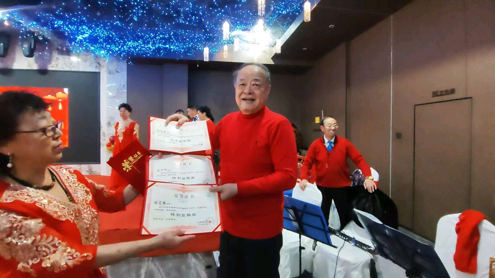 （照片版之二）诵读浪潮势不可挡诵读人数不断刷新——天鹅湖朗诵队2024年总结表彰大会纪实（图5）