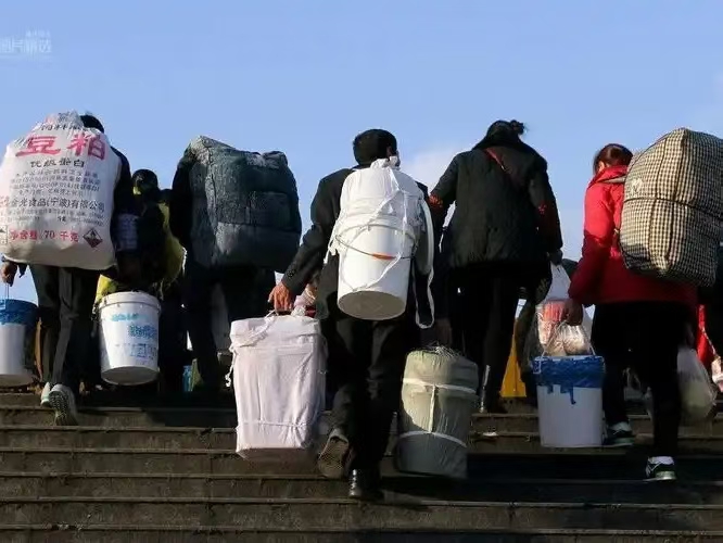 回家过年（文/许碧霞）……莲叶之珠文学社