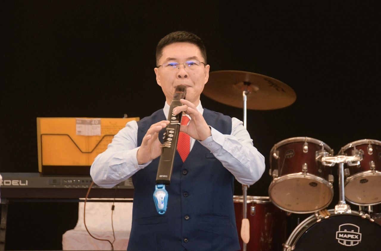 特刊：金秋歌舞团与红太阳文艺团春节联谊会| 市老年体协|市老年大学|市电视台|国欣棉业|中华诗经阁|翔龙酒店等领导们参加|中华诗经阁副社长白公平即兴赋联（图34）