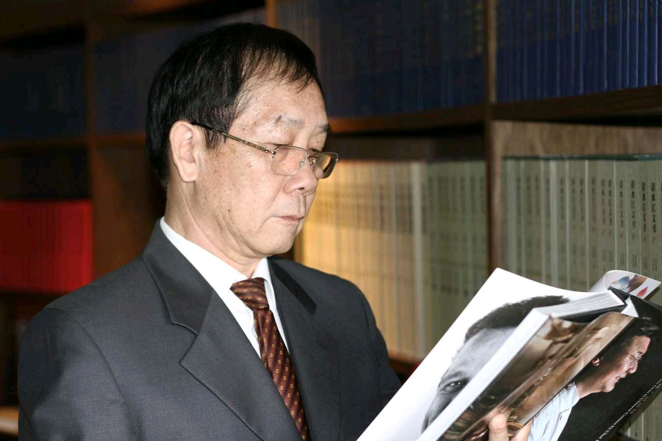 邓祝仁教授摄影咏菊三章唯美佳作欣赏∥中国桂林都市漓江诗书画社（微刊）第229期∥书法江湖第25期（图23）