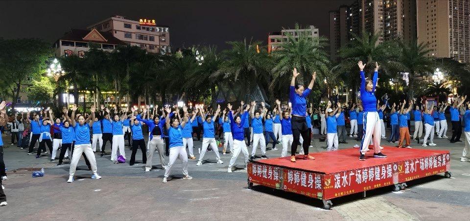 藏族锅庄舞在西双版纳放异彩：作者||高原明珠｜海外头条（图5）